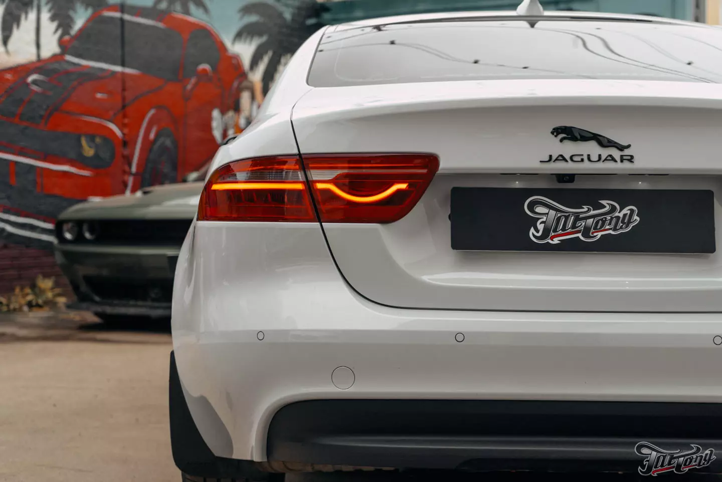 Окрасили суппорта для Jaguar XE